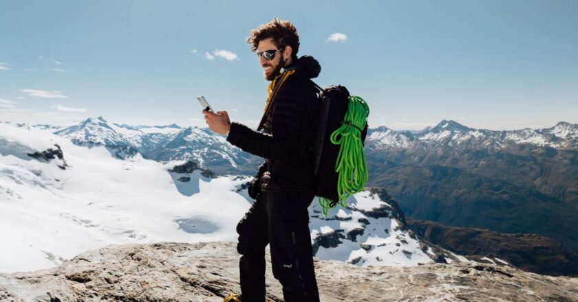 Starlink launches its first nationwide satellite texting service in New Zealand.